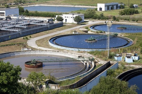 Water and wastewater treatment plant valve application