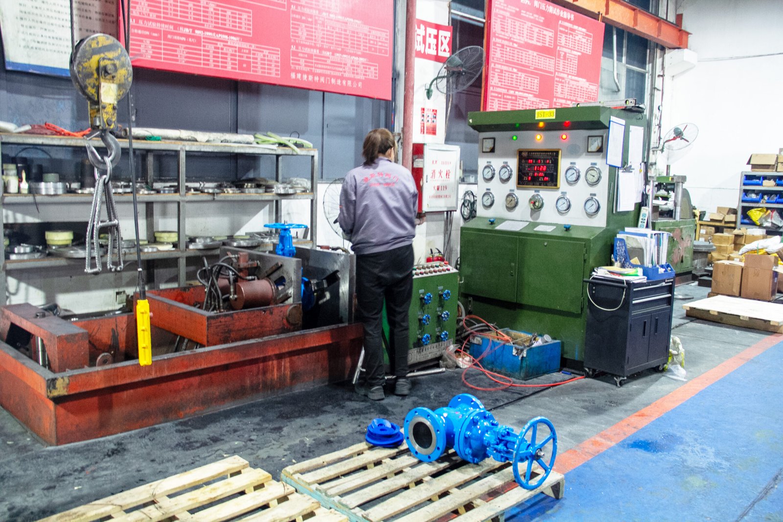 YFS-Q hydraulic valve test bench at WDL Valve factory