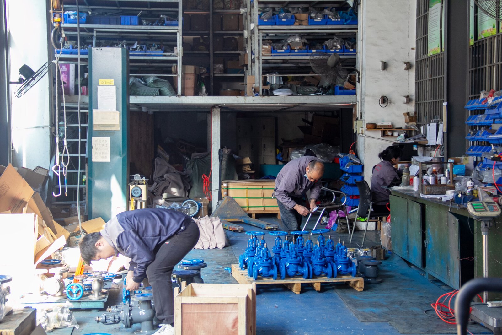 Valve shipping area at WDL Valve factory